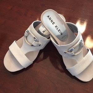 Anne Klein (Brand New) 7 1/2 iflex sandals